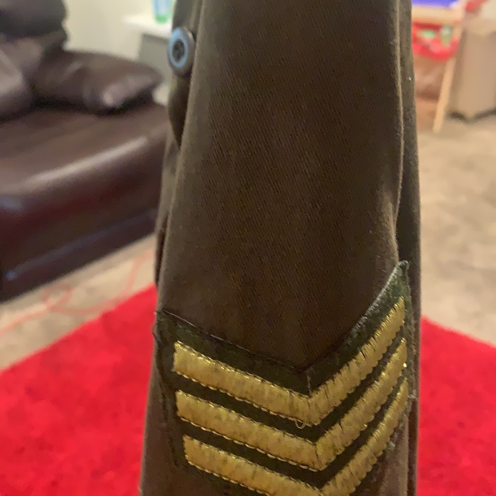 Army Green Shirt/Jacket With Patch Detailing - image 4